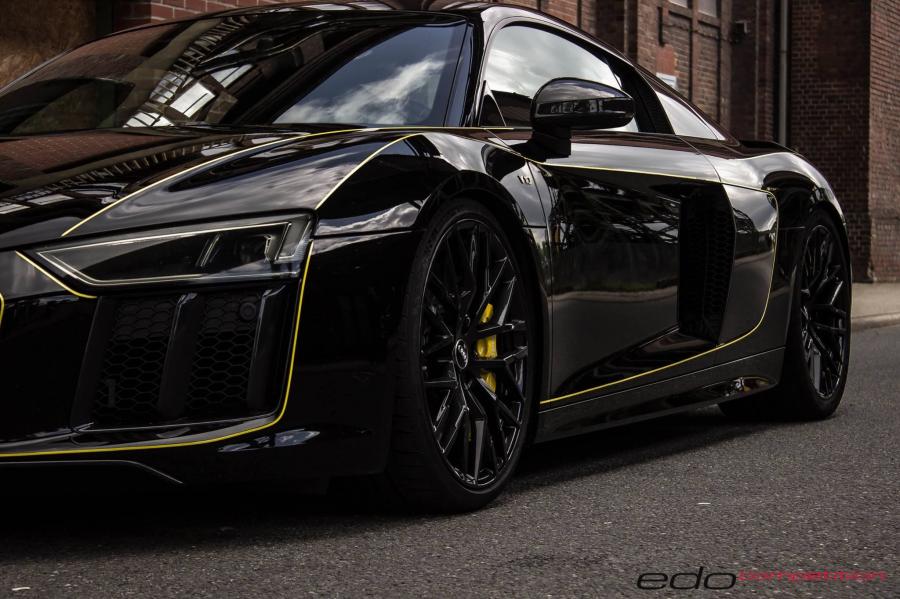  Audi R8 Spyder V10 by Edo Competition 2016 года  (фото 13 из 18)